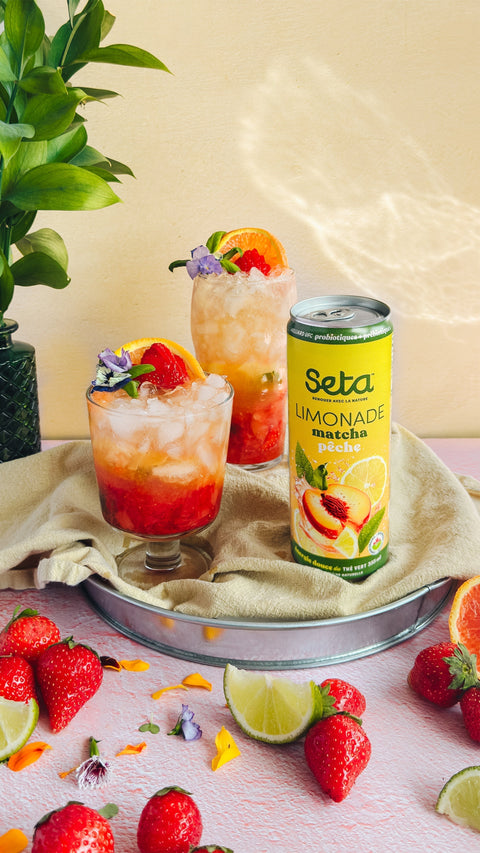 Mocktail sunrise fraises, matcha et pêche